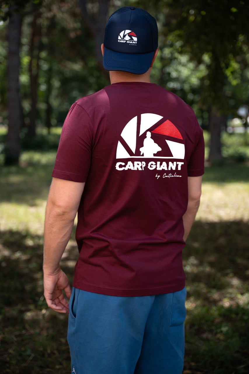 CarpGiant egyedi grafikus designnal rendelkező bordó póló S-M-L-XL-XXL-XXXL - Image 2