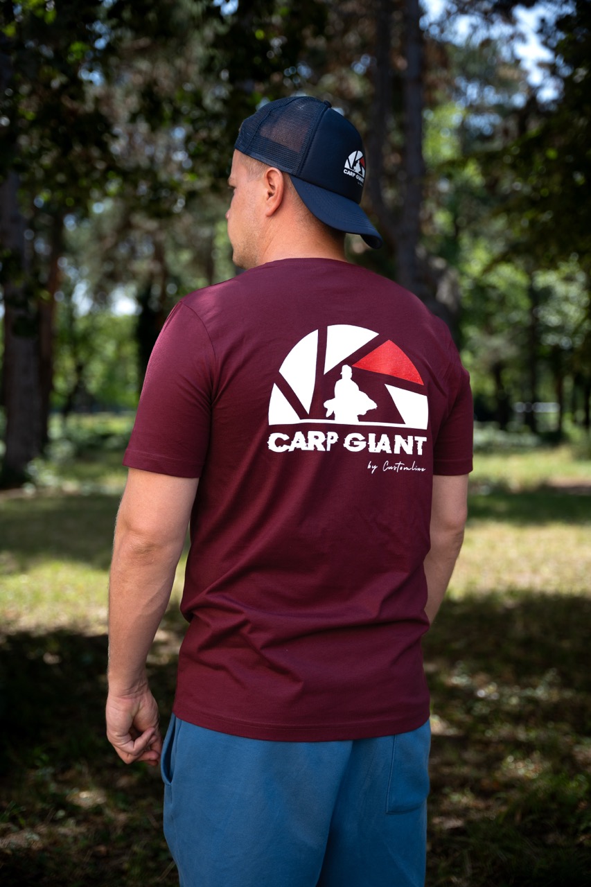 CarpGiant egyedi grafikus designnal rendelkező bordó póló S-M-L-XL-XXL-XXXL - Image 3